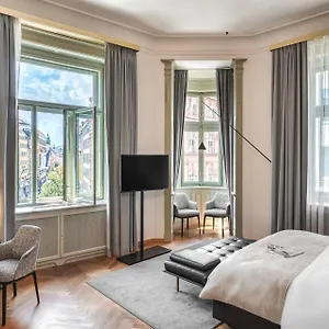 https://dependance-golden-crown.praguehotelsweb.com
